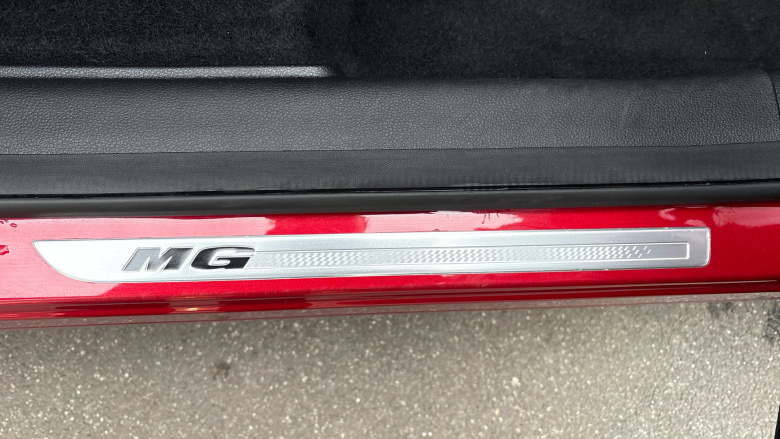 MG HS 1.5 T-GDI PHEV Trophy 5dr Auto Hatchback